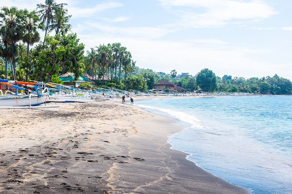 Between Amed and the Gili Islands: Fast Boat Transfer with Pickup