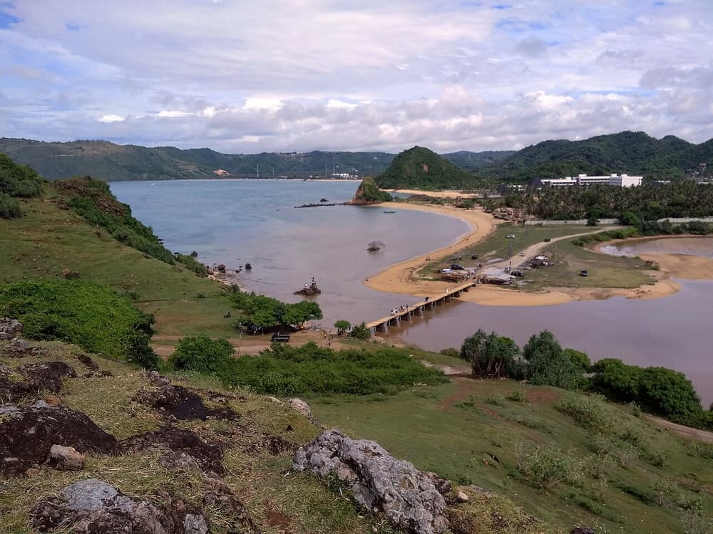 Lombok: Tandem Paragliding Experience with Pilot